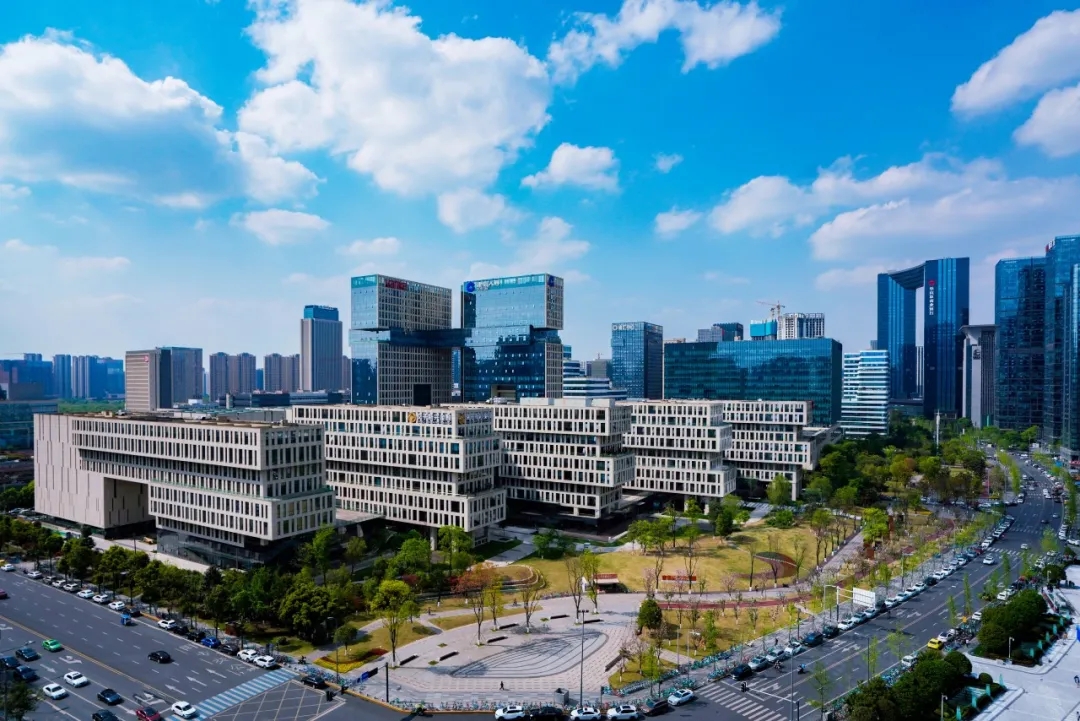 640.webp (1) 640.webp (1)