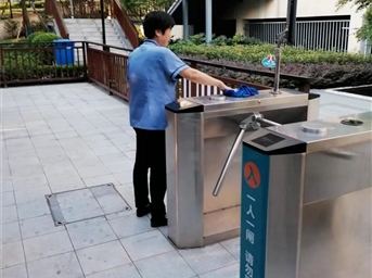 40°C高温炙烤下的物业人