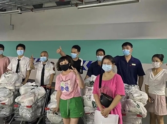 “只要我们有吃的你们就有吃的”业主与物业的守望相助