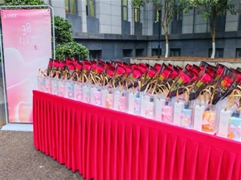 春风十里不如你,招商积余花样宠你~